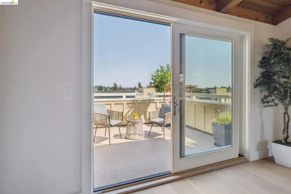 4432 Howe Street Oakland CA 94611