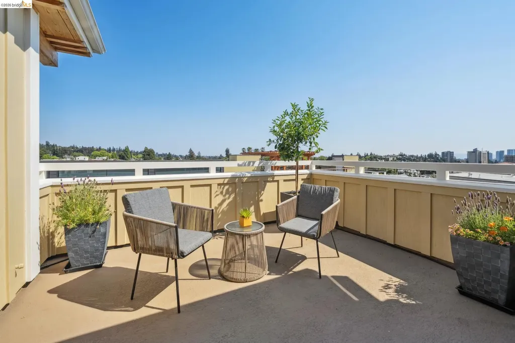 4432 Howe Street Oakland CA 94611