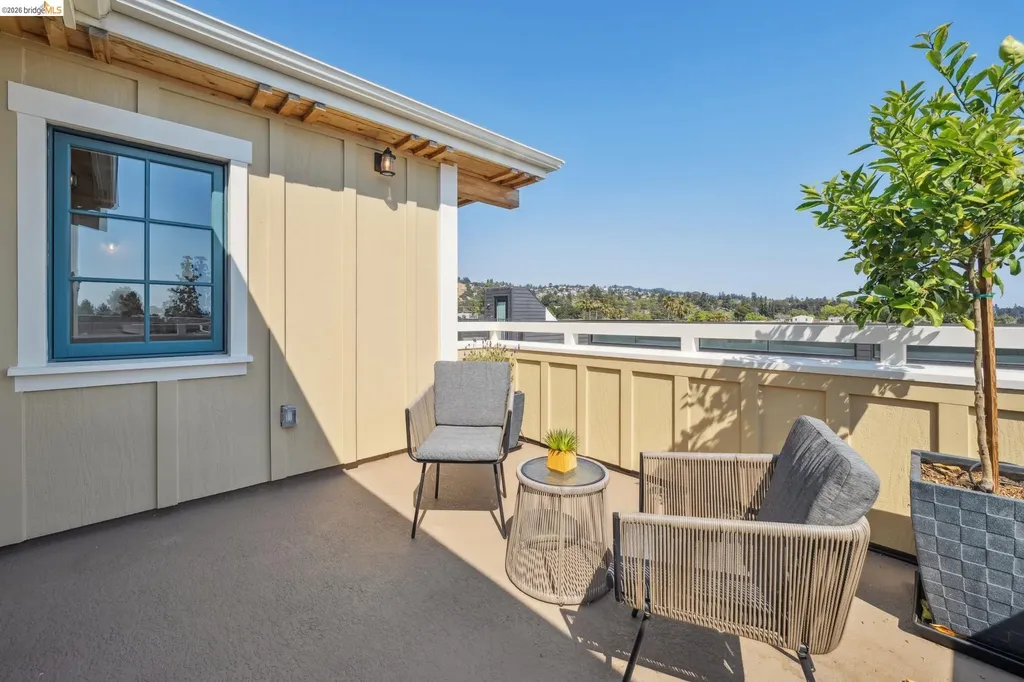 4432 Howe Street Oakland CA 94611