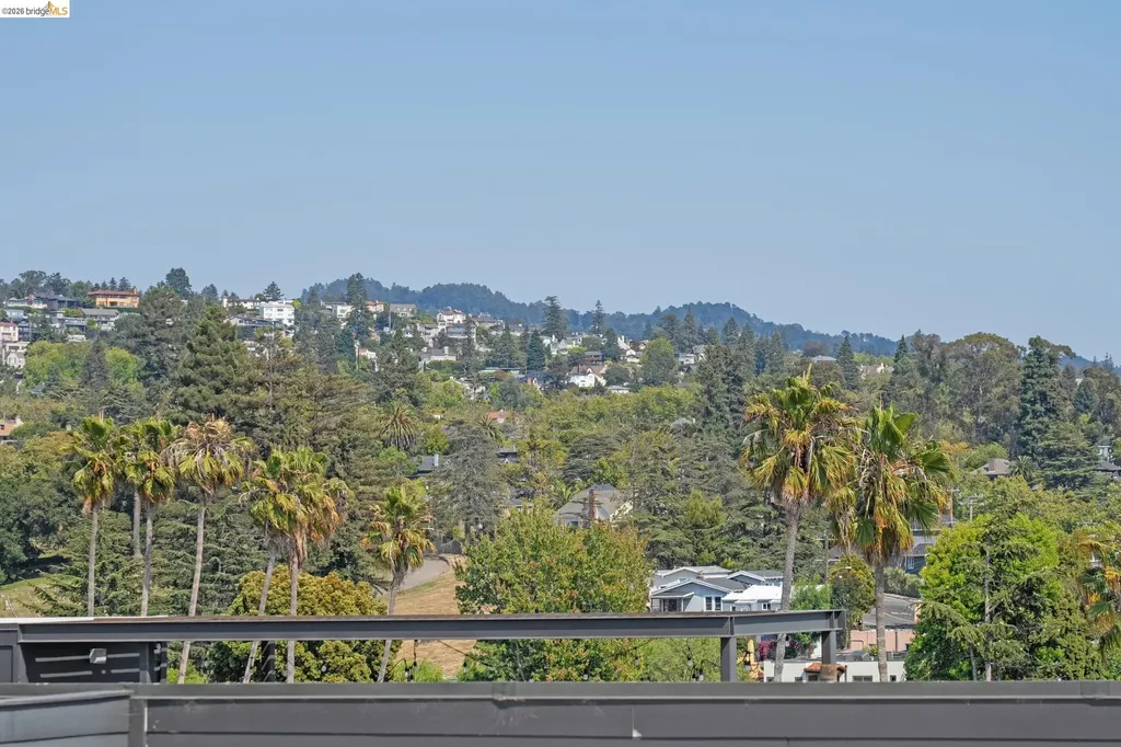 4432 Howe Street Oakland CA 94611