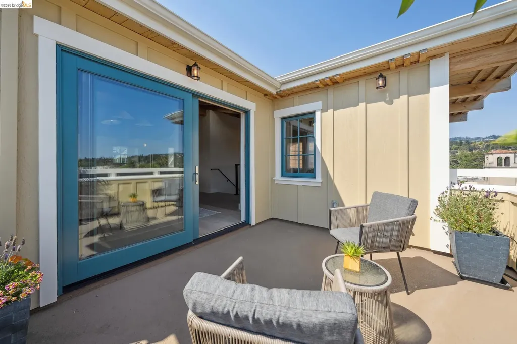 4432 Howe Street Oakland CA 94611