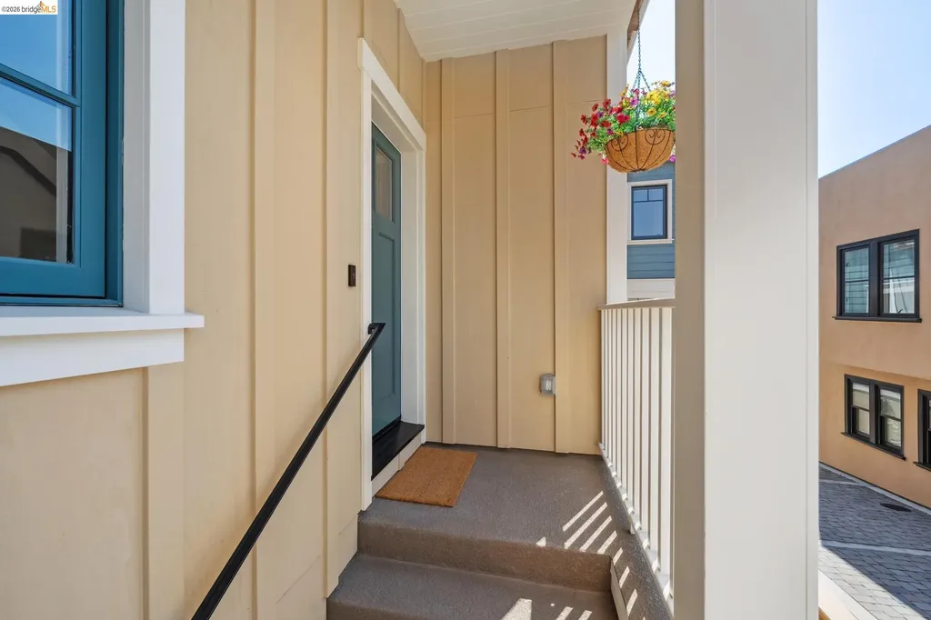 4432 Howe Street Oakland CA 94611