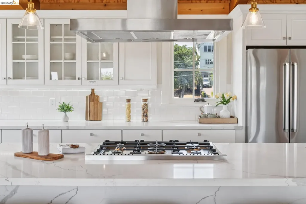 4432 Howe Street Oakland CA 94611