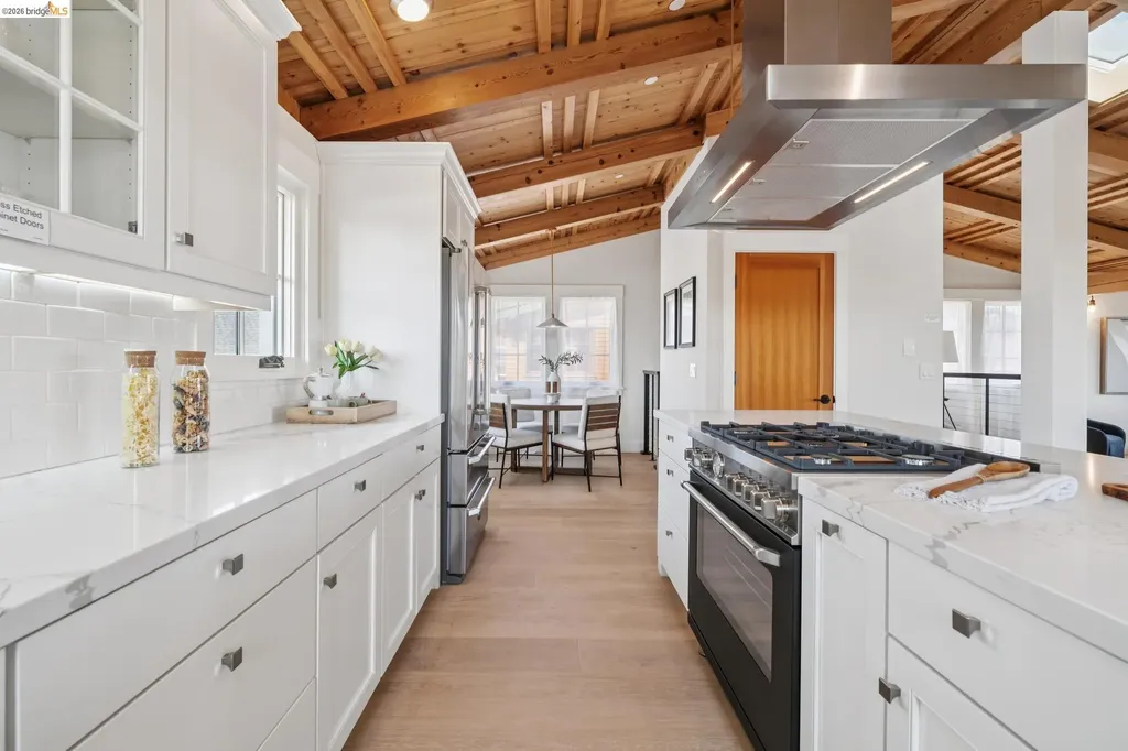 4432 Howe Street Oakland CA 94611