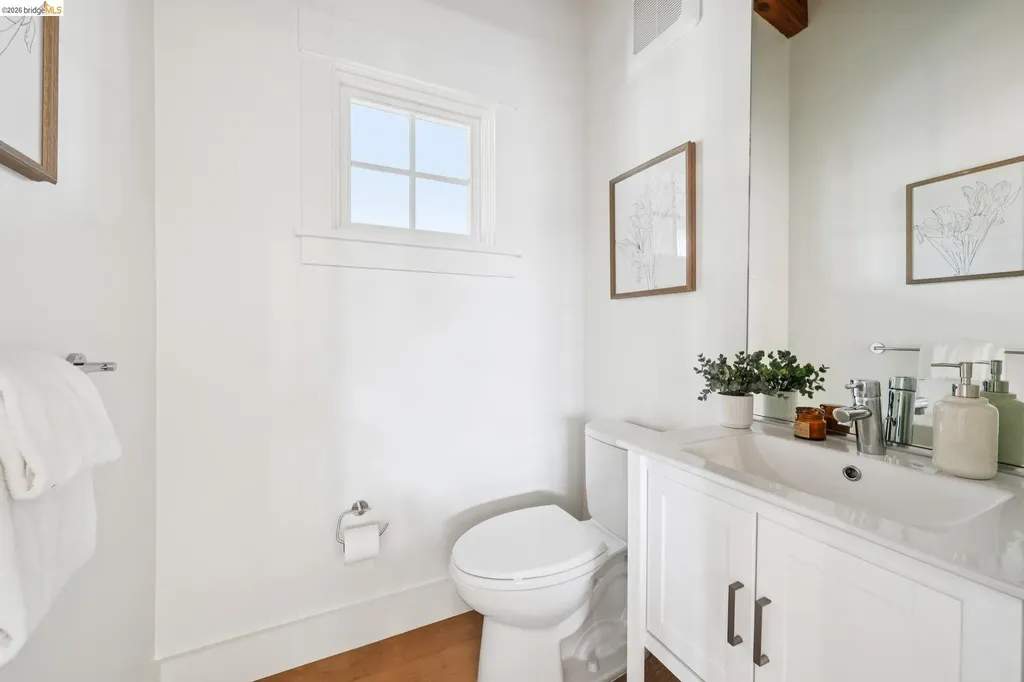 4432 Howe Street Oakland CA 94611