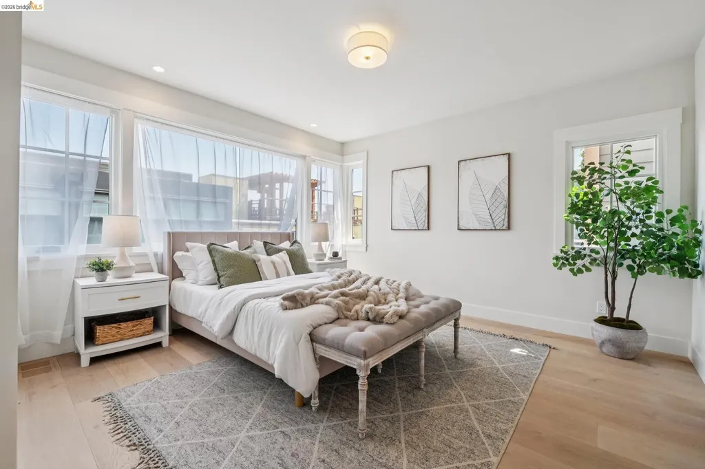 4432 Howe Street Oakland CA 94611