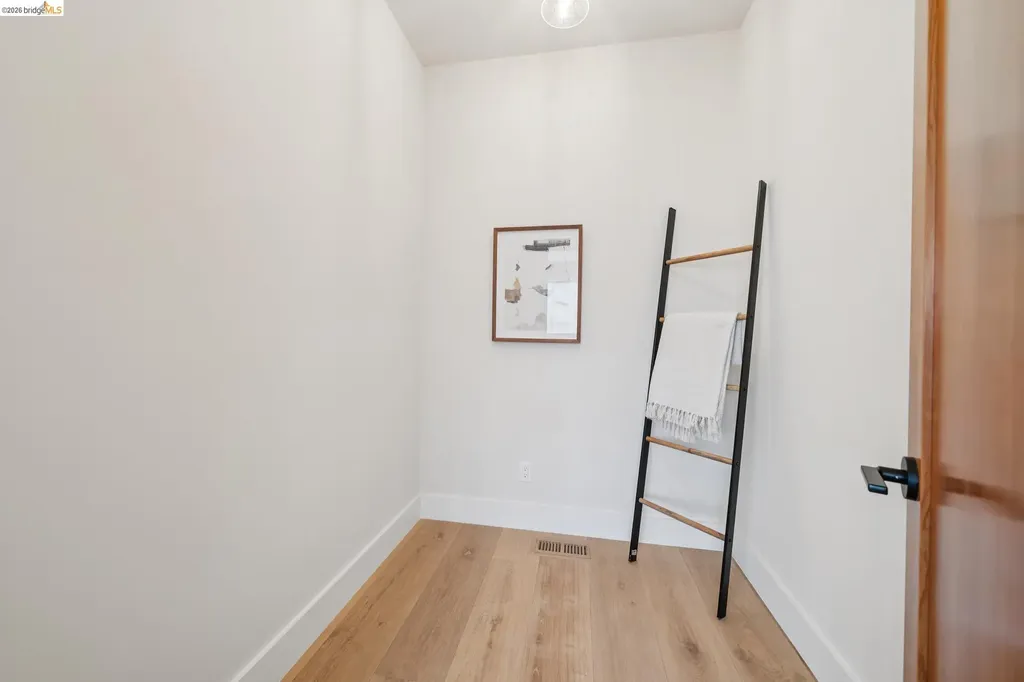 4432 Howe Street Oakland CA 94611