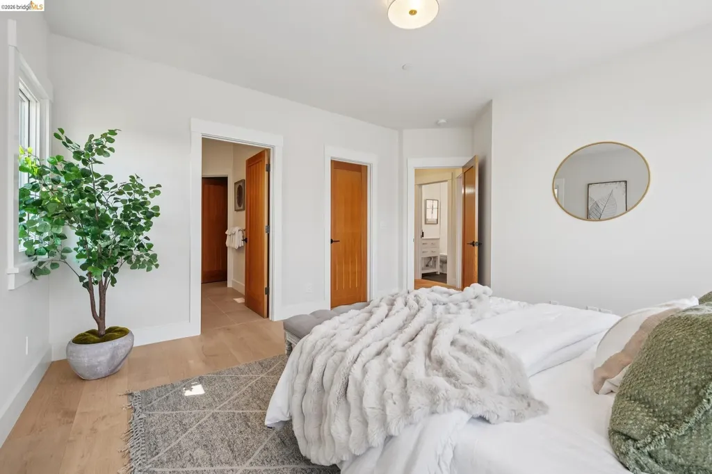 4432 Howe Street Oakland CA 94611