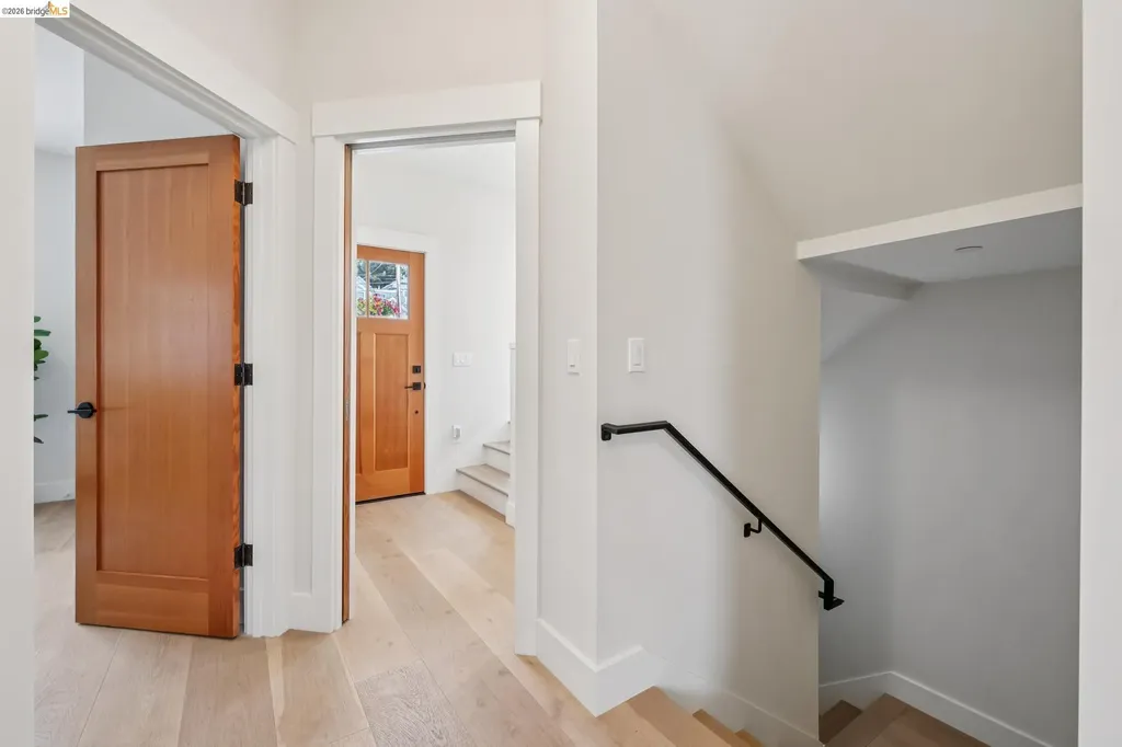 4432 Howe Street Oakland CA 94611