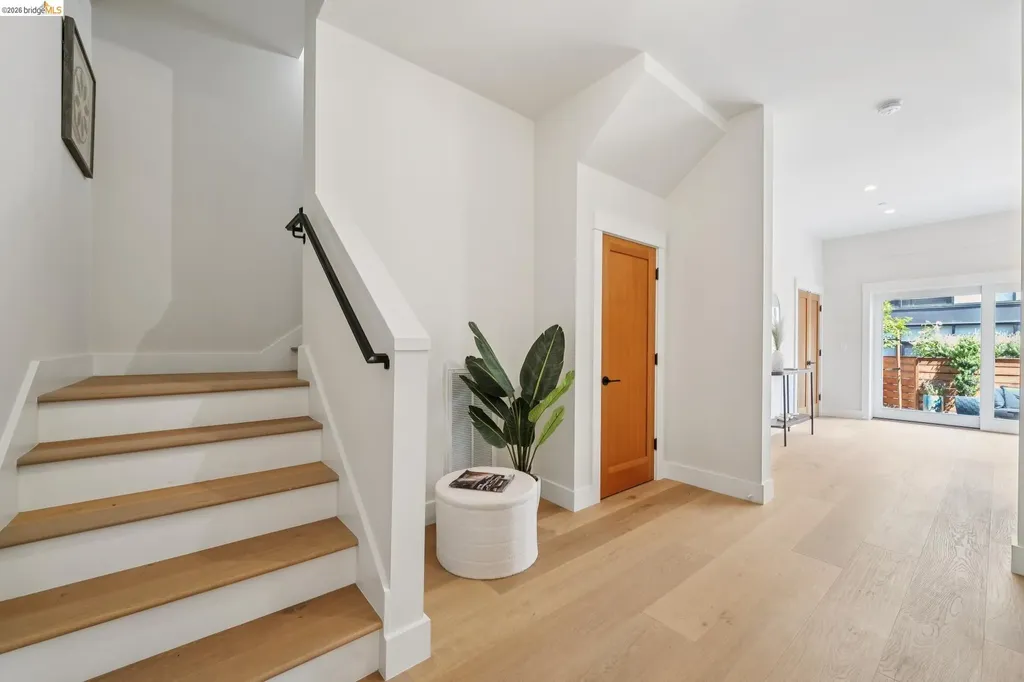 4432 Howe Street Oakland CA 94611