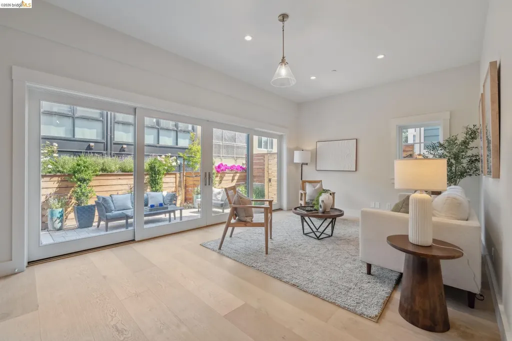 4432 Howe Street Oakland CA 94611