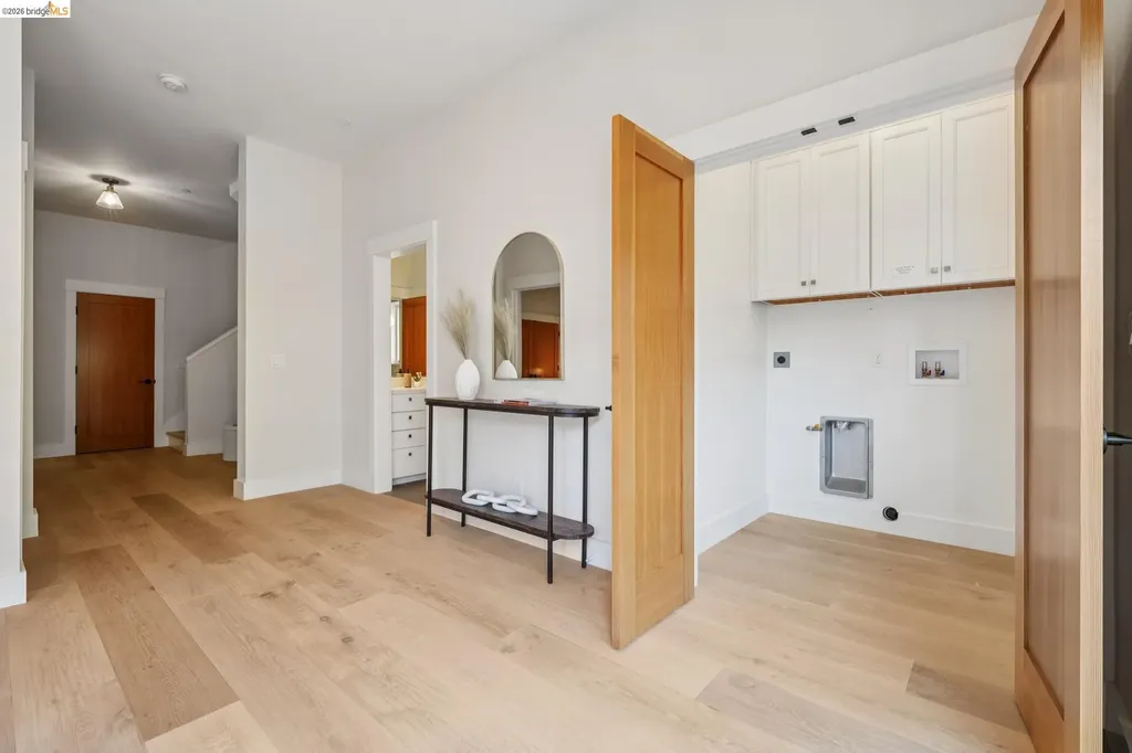 4432 Howe Street Oakland CA 94611