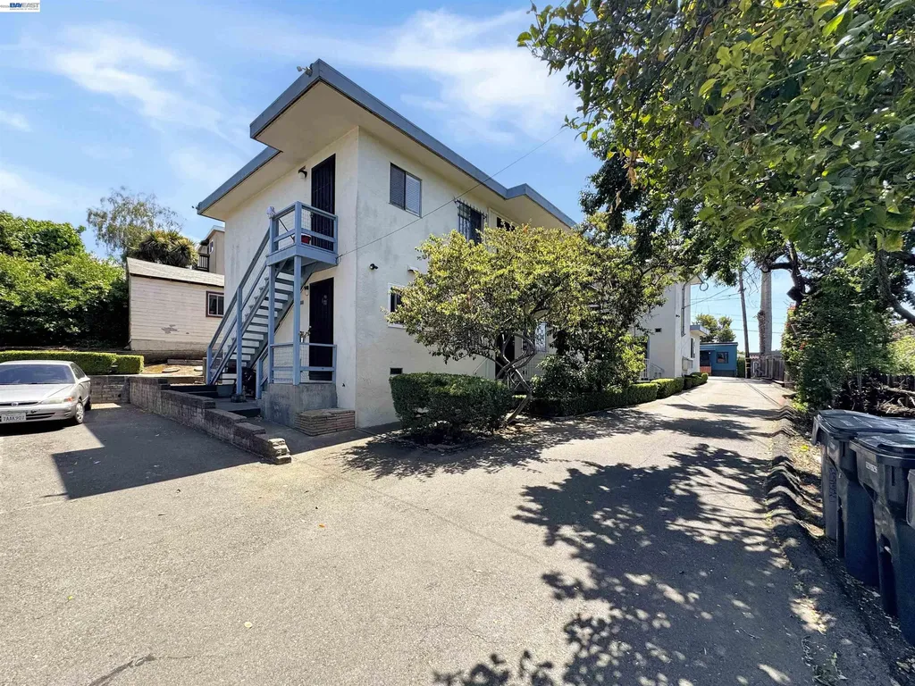 2858 Brookdale Avenue Oakland CA 94602