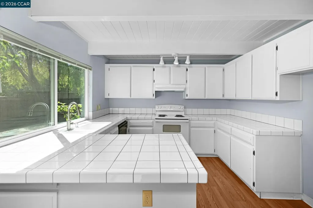 1952 Oak Grove Road Walnut Creek CA 94598