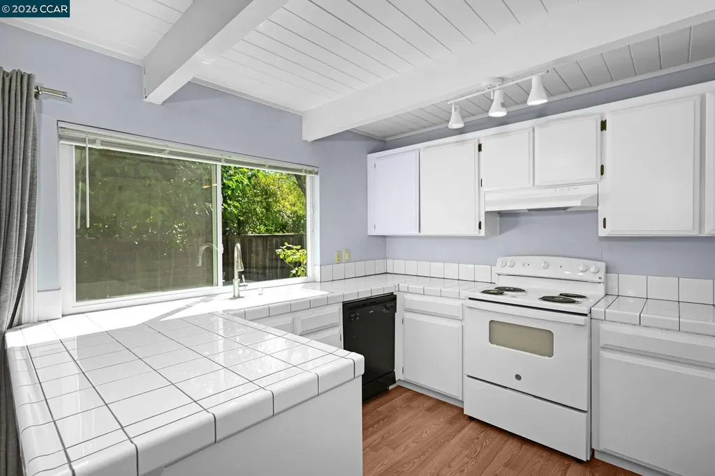 1952 Oak Grove Road Walnut Creek CA 94598