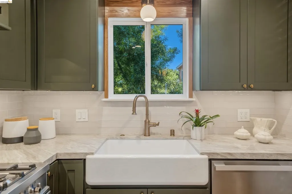 2635 Mathews Street Berkeley CA 94702