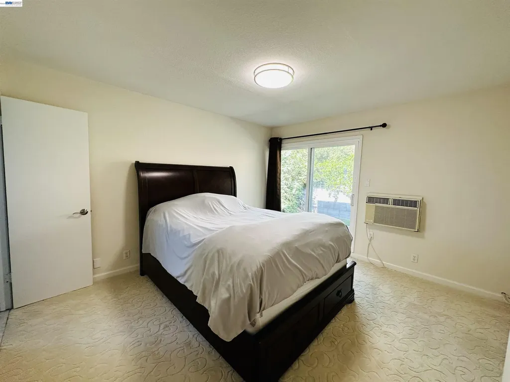 25132 Del Mar Avenue Hayward CA 94542