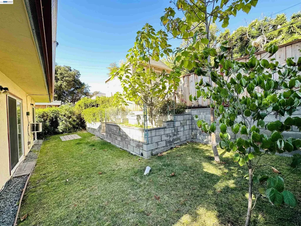 25132 Del Mar Avenue Hayward CA 94542