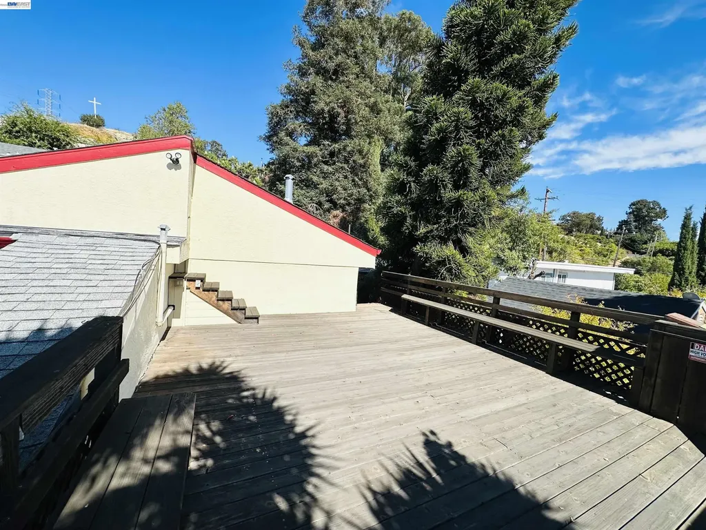 25132 Del Mar Avenue Hayward CA 94542