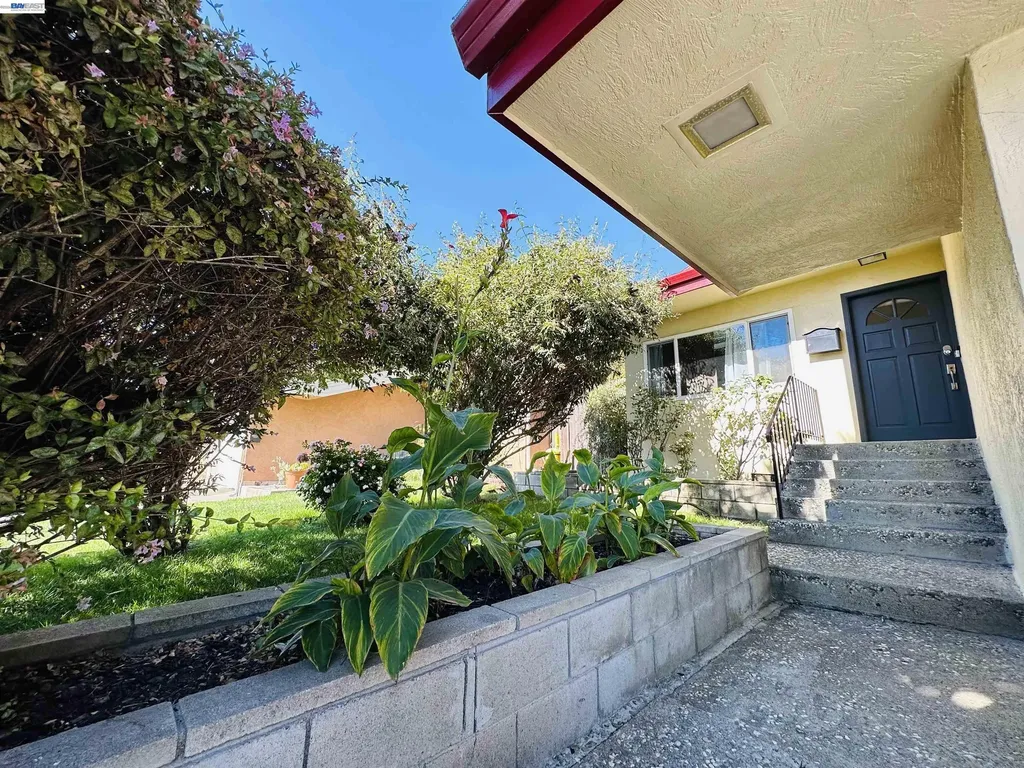 25132 Del Mar Avenue Hayward CA 94542