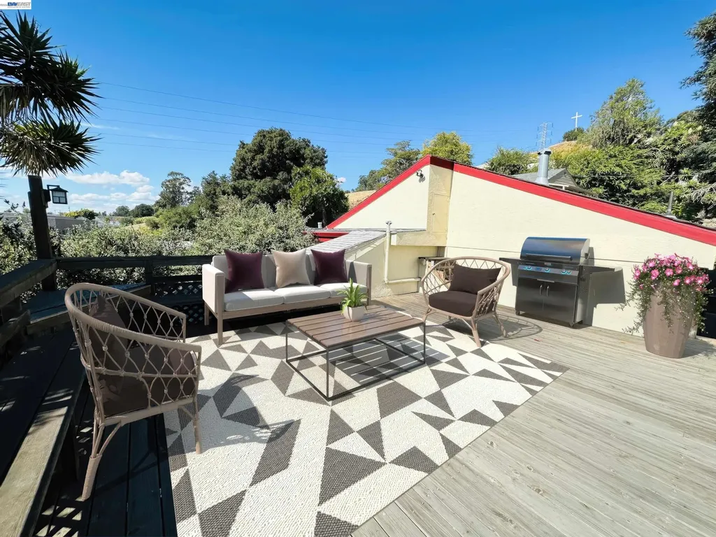 25132 Del Mar Avenue Hayward CA 94542