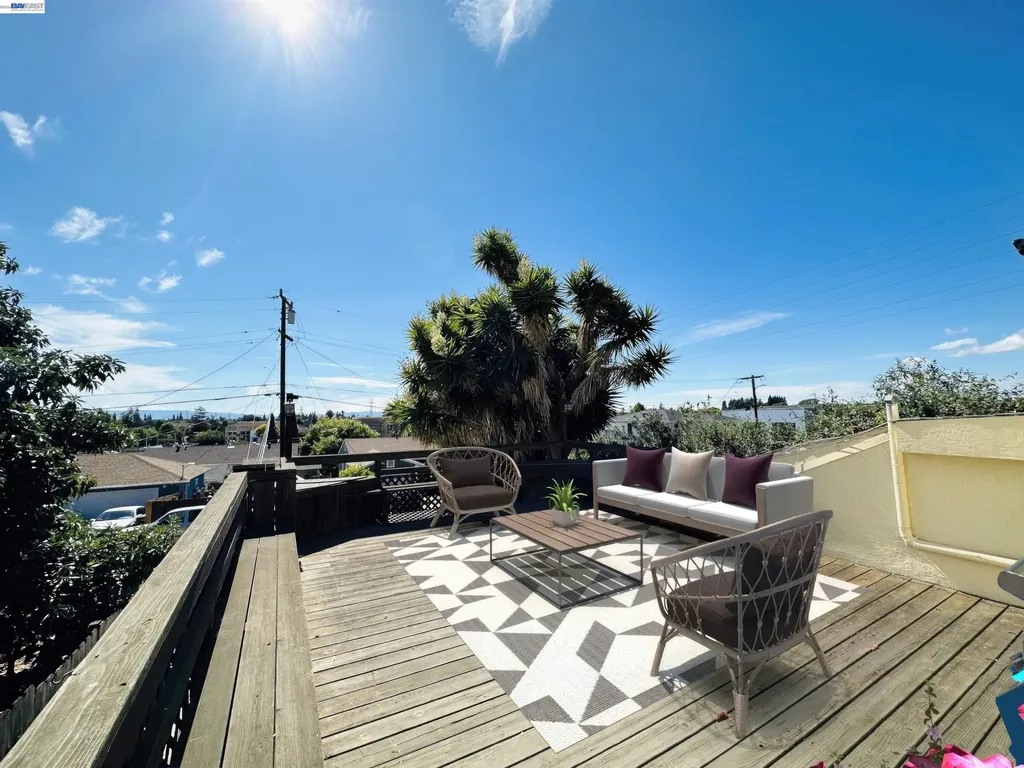 25132 Del Mar Avenue Hayward CA 94542
