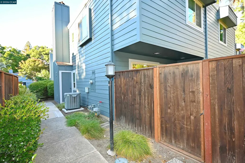 1290 Honey Trail Walnut Creek CA 94597