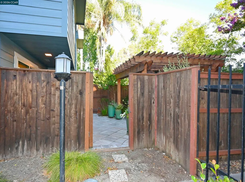 1290 Honey Trail Walnut Creek CA 94597