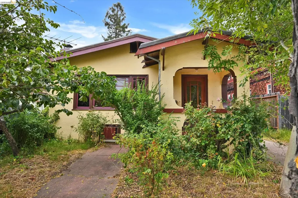 2219 Derby Street Berkeley CA 94705