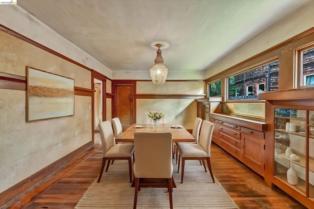 2219 Derby Street Berkeley CA 94705