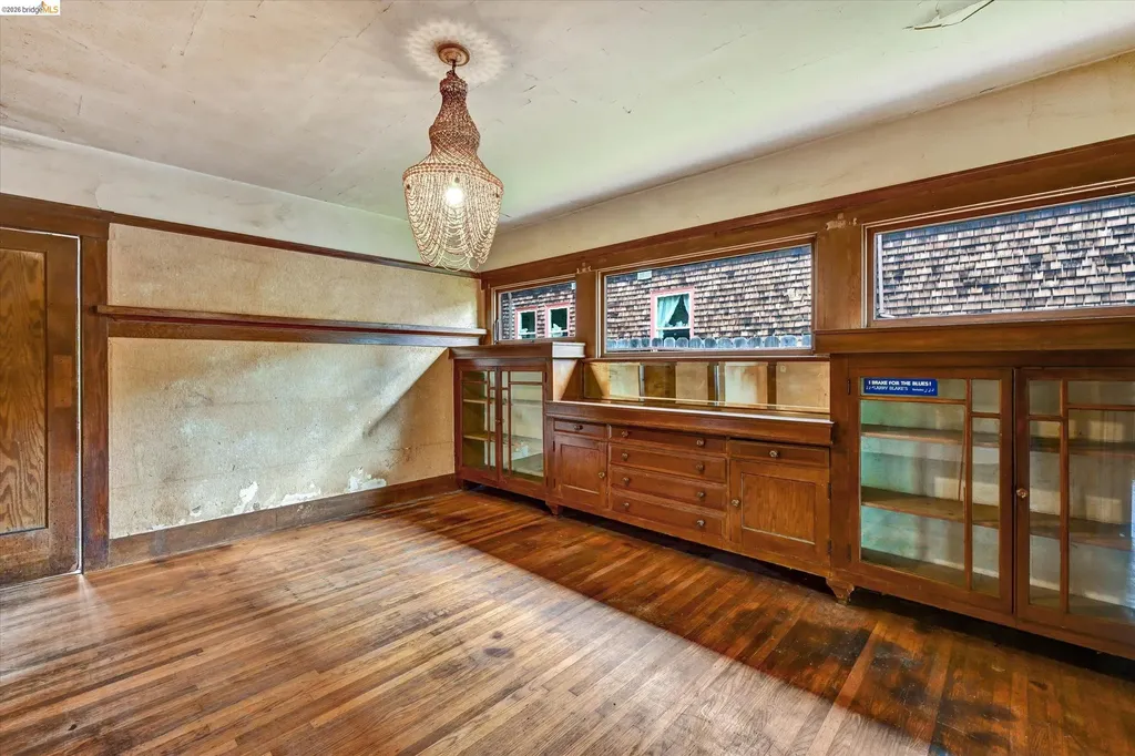 2219 Derby Street Berkeley CA 94705
