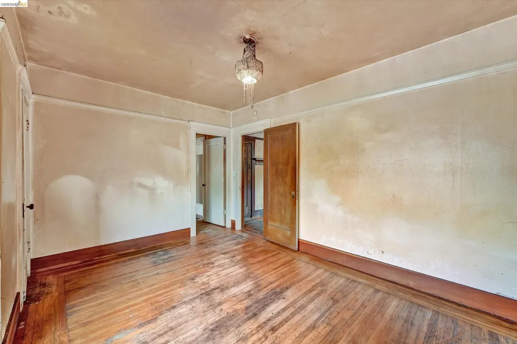 2219 Derby Street Berkeley CA 94705