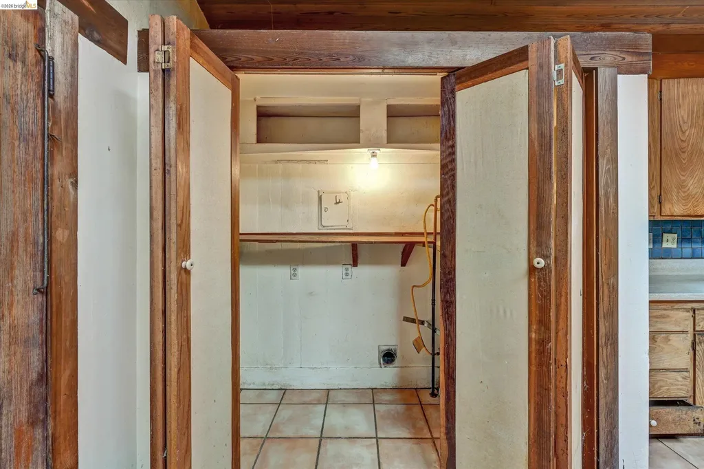 2219 Derby Street Berkeley CA 94705