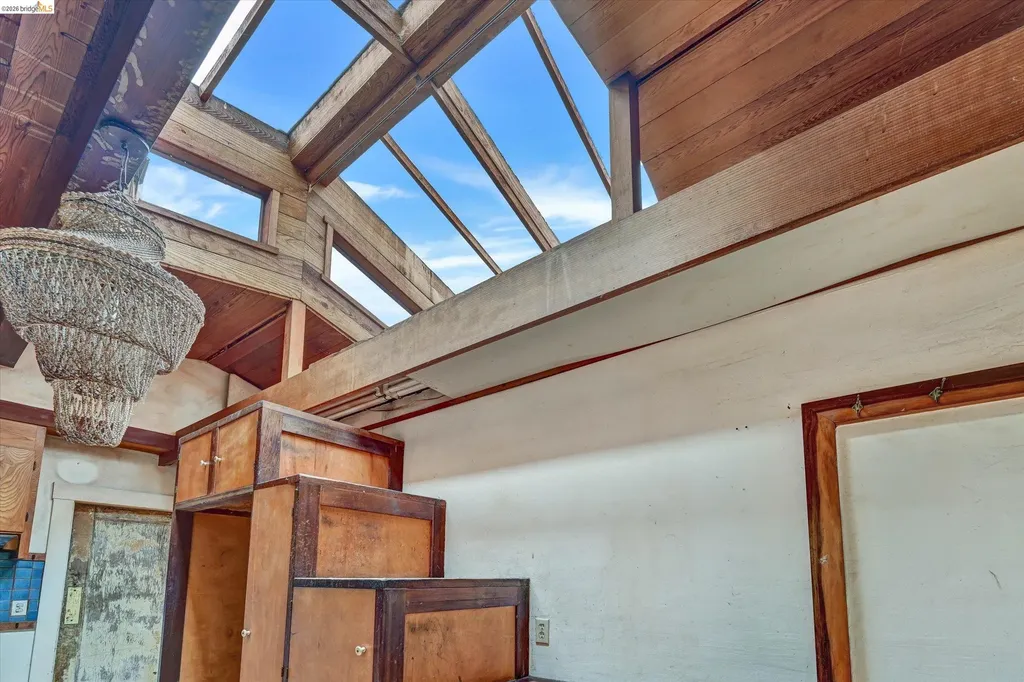 2219 Derby Street Berkeley CA 94705