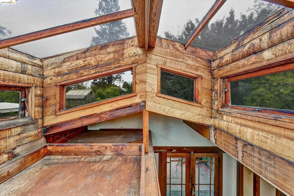 2219 Derby Street Berkeley CA 94705