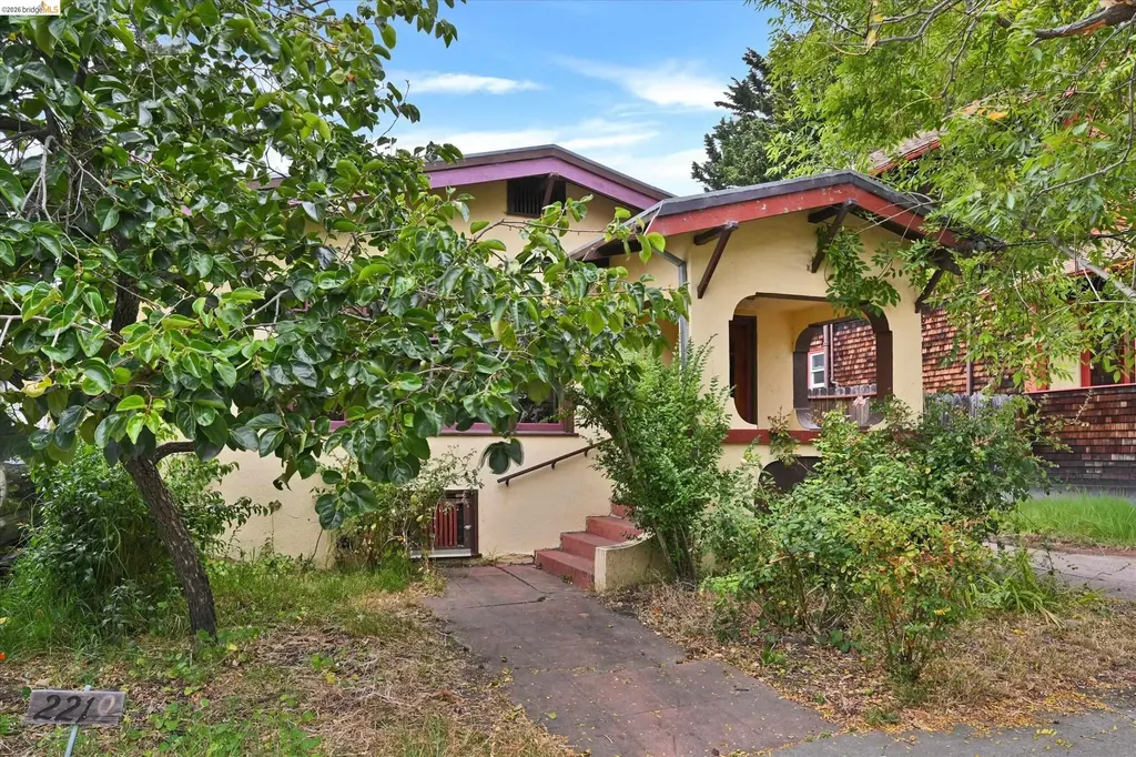 2219 Derby Street Berkeley CA 94705