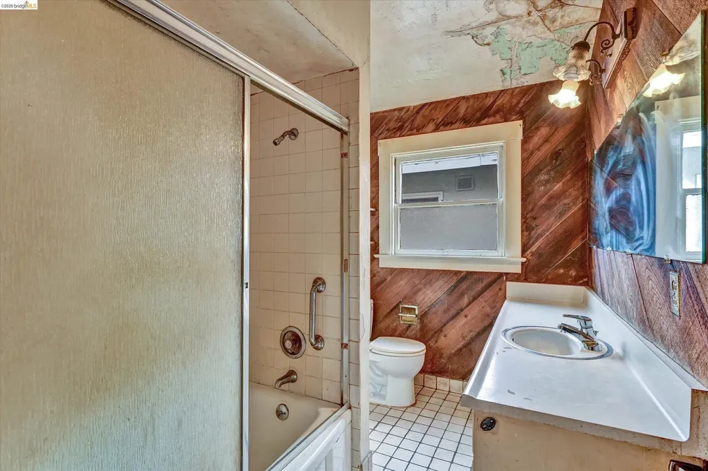 2219 Derby Street Berkeley CA 94705
