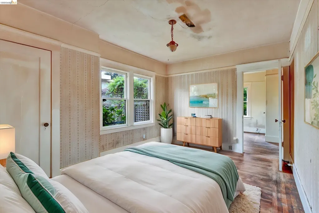 2219 Derby Street Berkeley CA 94705