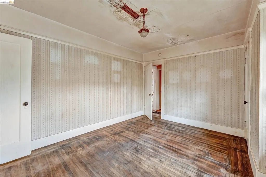 2219 Derby Street Berkeley CA 94705