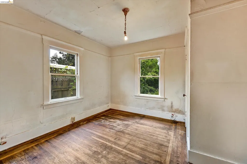 2219 Derby Street Berkeley CA 94705