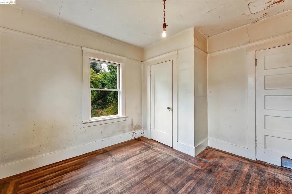 2219 Derby Street Berkeley CA 94705