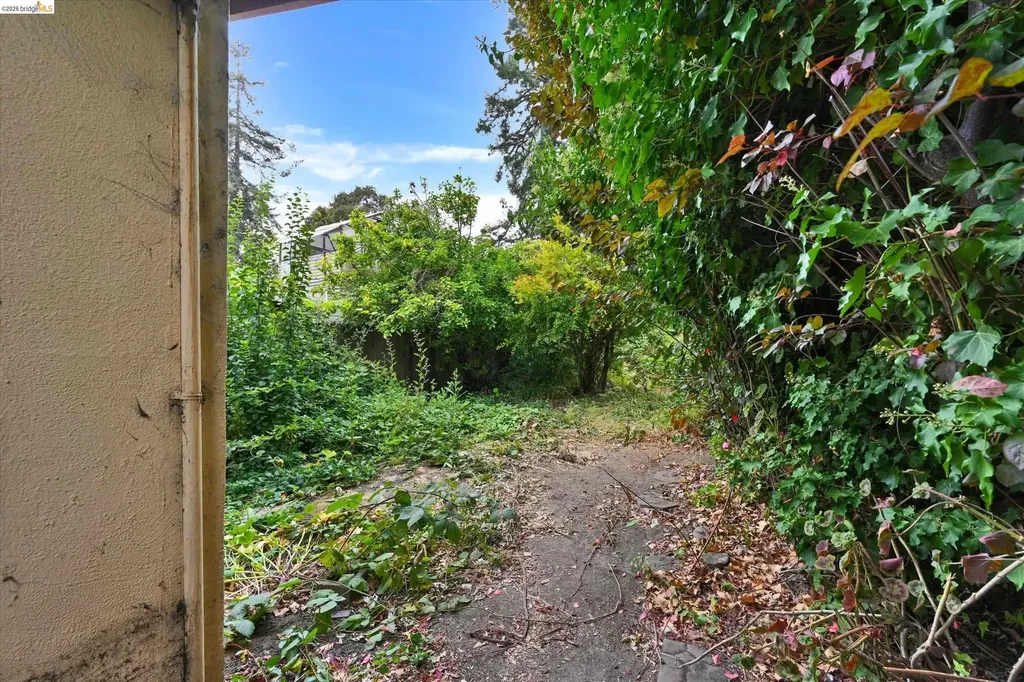 2219 Derby Street Berkeley CA 94705