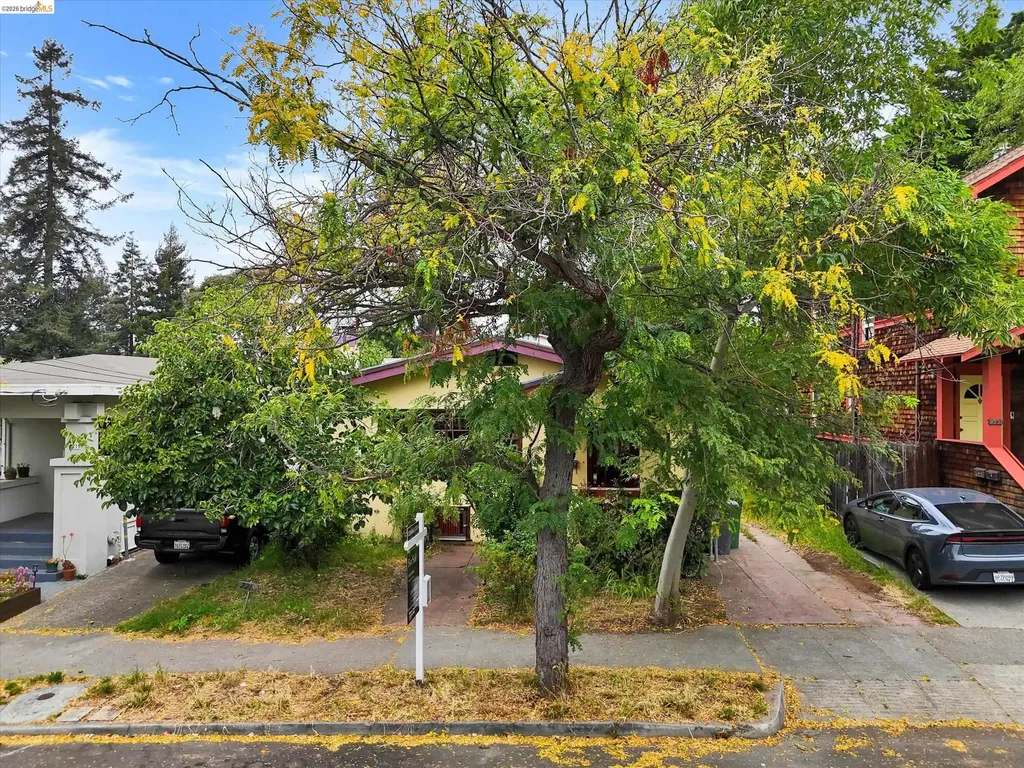 2219 Derby Street Berkeley CA 94705