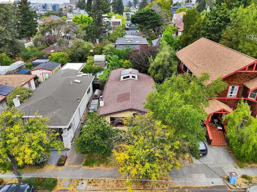 2219 Derby Street Berkeley CA 94705