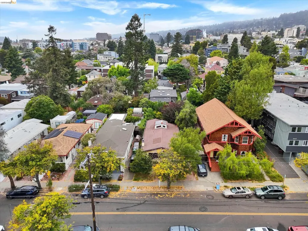 2219 Derby Street Berkeley CA 94705