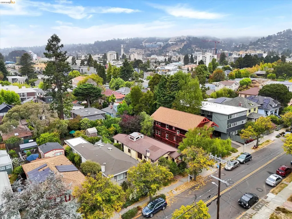 2219 Derby Street Berkeley CA 94705