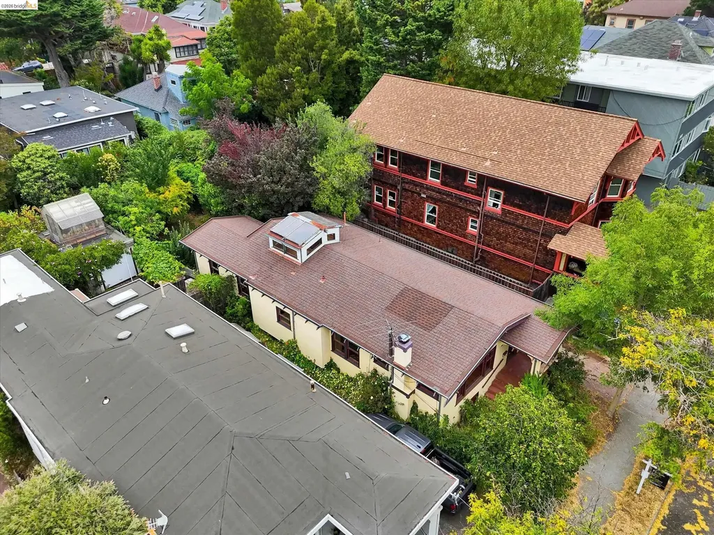 2219 Derby Street Berkeley CA 94705