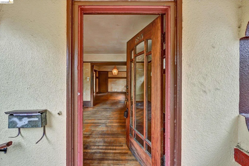 2219 Derby Street Berkeley CA 94705