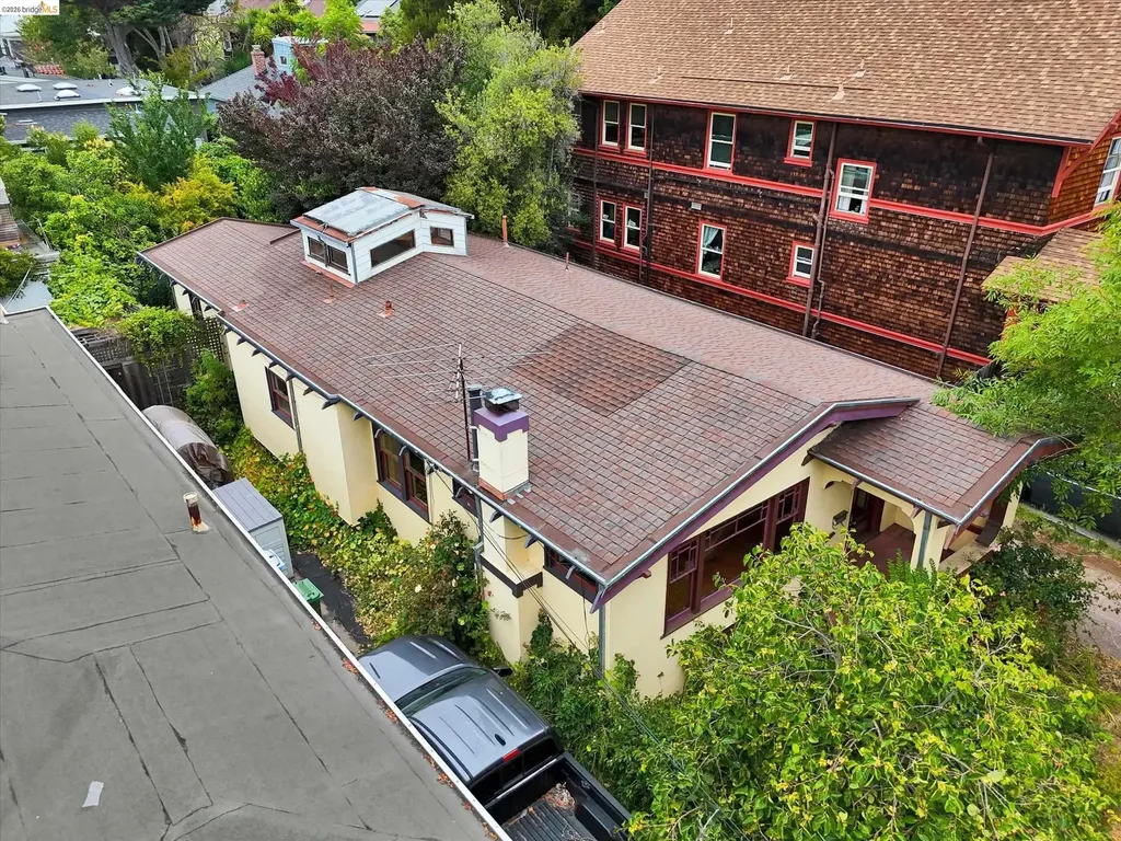2219 Derby Street Berkeley CA 94705