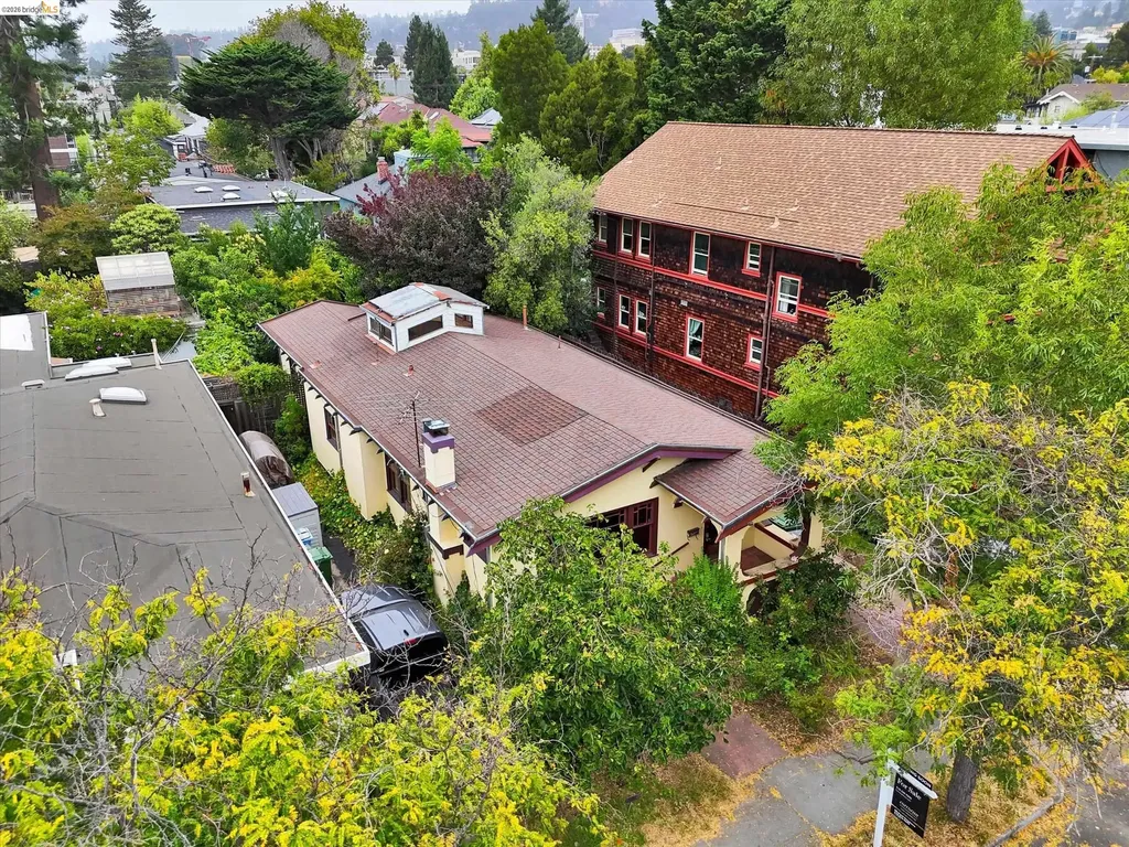2219 Derby Street Berkeley CA 94705